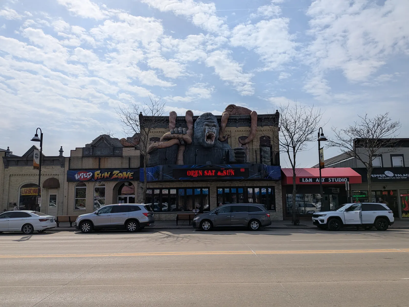 Shops and restaurants along Broadway in downtown Wisconsin Dells