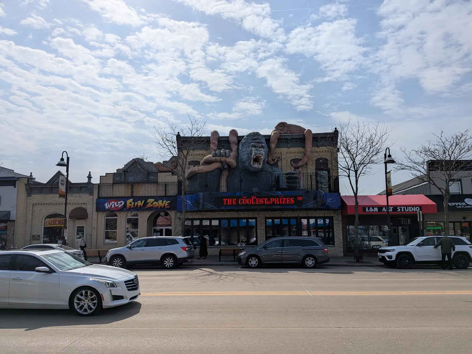 Shops and restaurants along Broadway in downtown Wisconsin Dells