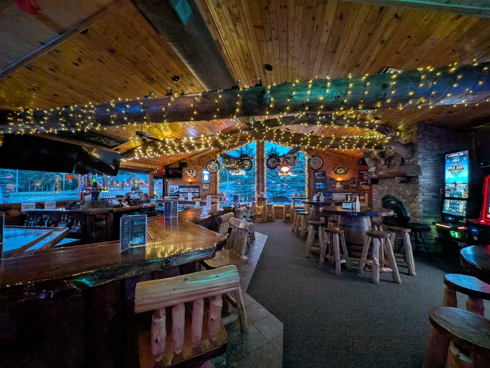 The string-lit bar inside Edge-O-Dells